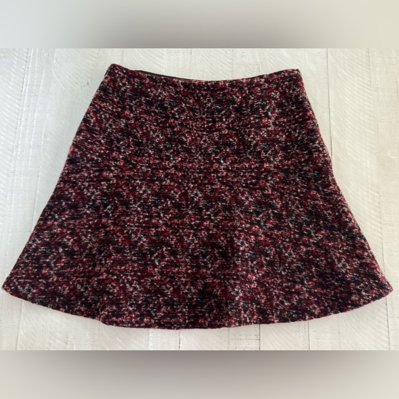 Ann Taylor Schoolgirl Wool Blend A-line Flare Mini Skirt in Red & Black Size 8 - Picture 2 of 6